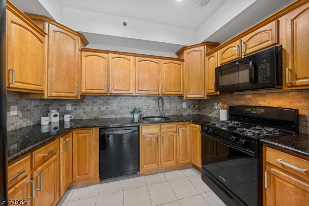 351 S Broad St 407, Elizabeth City, NJ 07202 — photo 4