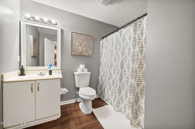 3913 Mimosa View Dr, Louisville, KY 40299
