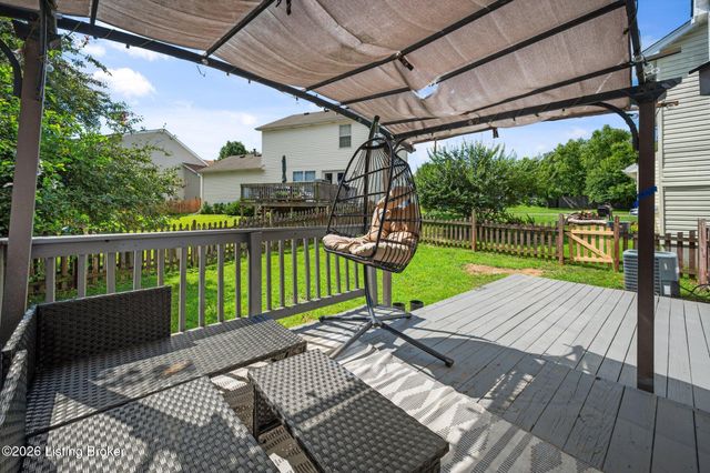 3913 Mimosa View Dr, Louisville, KY 40299