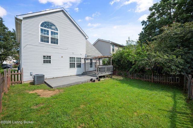 3913 Mimosa View Dr, Louisville, KY 40299