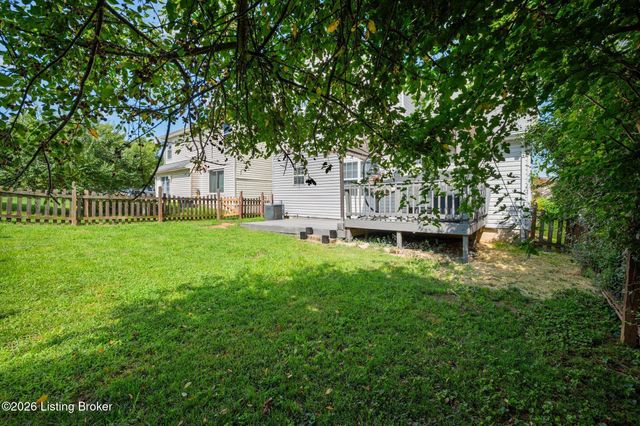 3913 Mimosa View Dr, Louisville, KY 40299