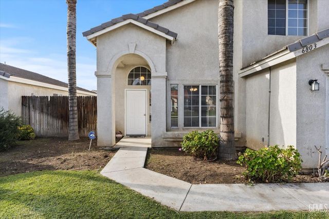 6803 Tradewinds Drive, Bakersfield, CA 93313