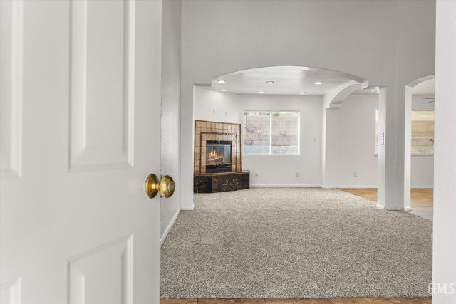 6803 Tradewinds Drive, Bakersfield, CA 93313