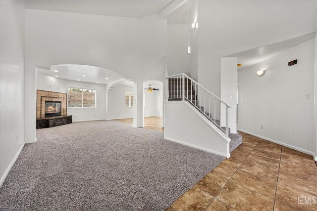 6803 Tradewinds Drive, Bakersfield, CA 93313