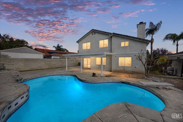 6803 Tradewinds Drive, Bakersfield, CA 93313