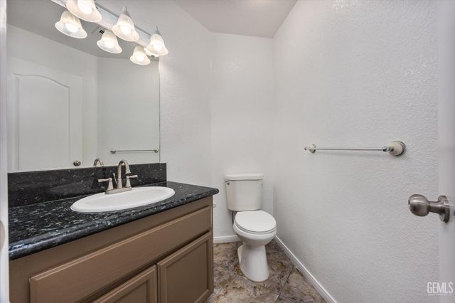 6803 Tradewinds Drive, Bakersfield, CA 93313