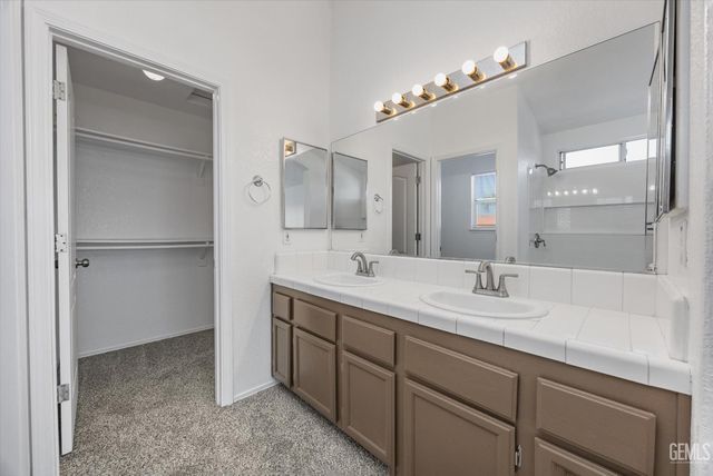 6803 Tradewinds Drive, Bakersfield, CA 93313