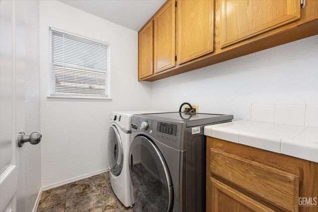 6803 Tradewinds Drive, Bakersfield, CA 93313