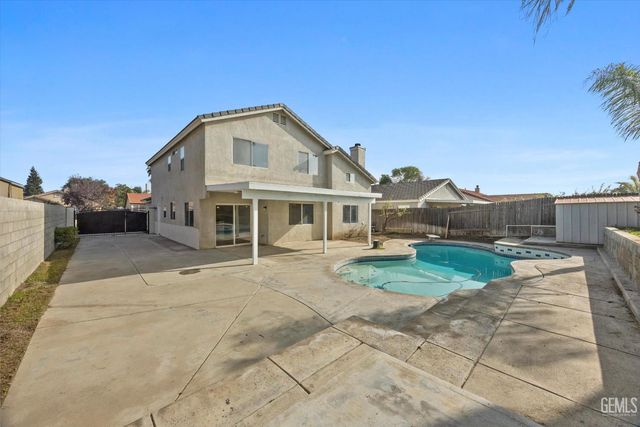 6803 Tradewinds Drive, Bakersfield, CA 93313