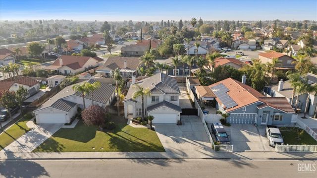 6803 Tradewinds Drive, Bakersfield, CA 93313