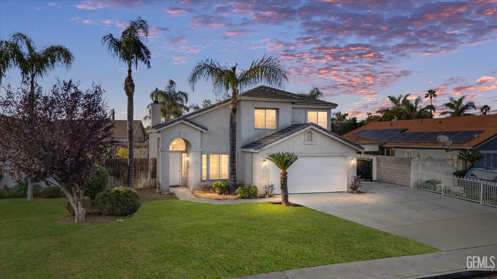 6803 Tradewinds Drive, Bakersfield, CA 93313