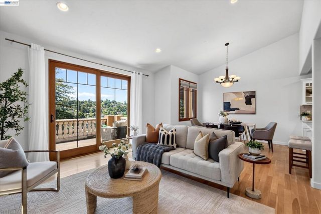 84 Siena Dr, Oakland, CA 94605