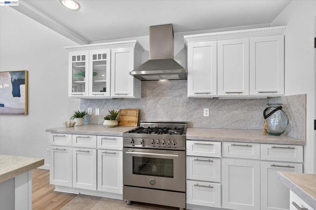 84 Siena Dr, Oakland, CA 94605