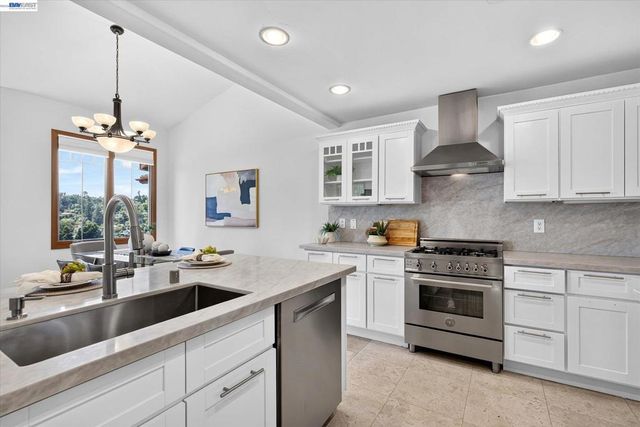 84 Siena Dr, Oakland, CA 94605