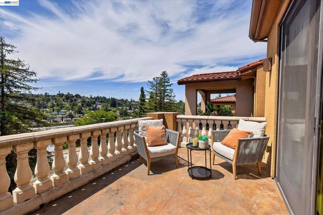 84 Siena Dr, Oakland, CA 94605