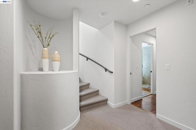84 Siena Dr, Oakland, CA 94605