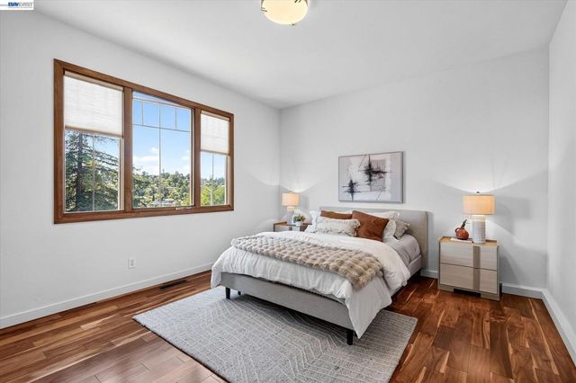 84 Siena Dr, Oakland, CA 94605