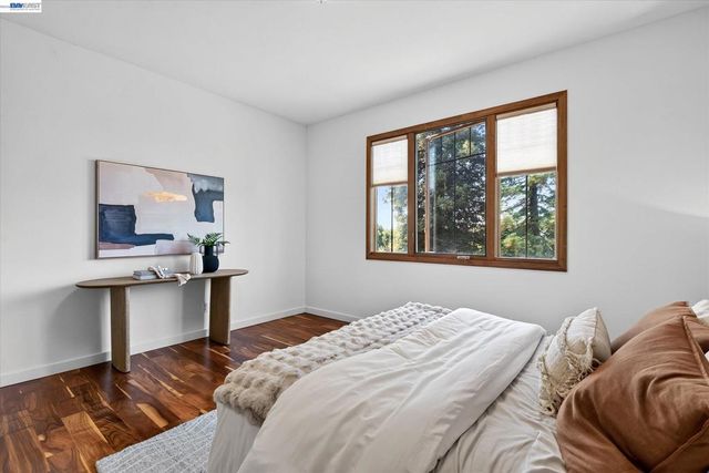 84 Siena Dr, Oakland, CA 94605