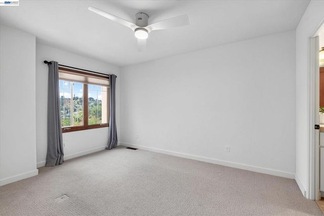84 Siena Dr, Oakland, CA 94605