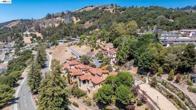 84 Siena Dr, Oakland, CA 94605