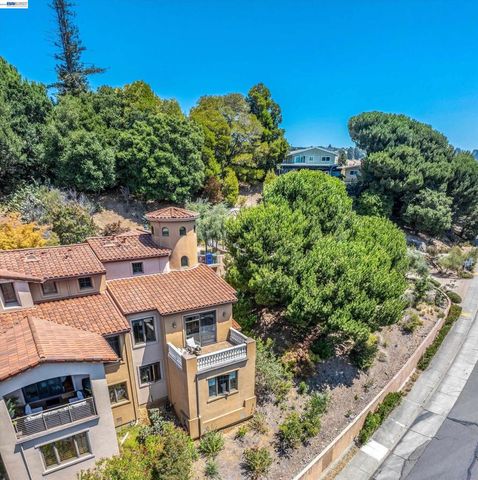 84 Siena Dr, Oakland, CA 94605