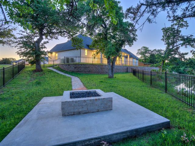 1117 Falls Bridge Court, Edmond, OK 73034
