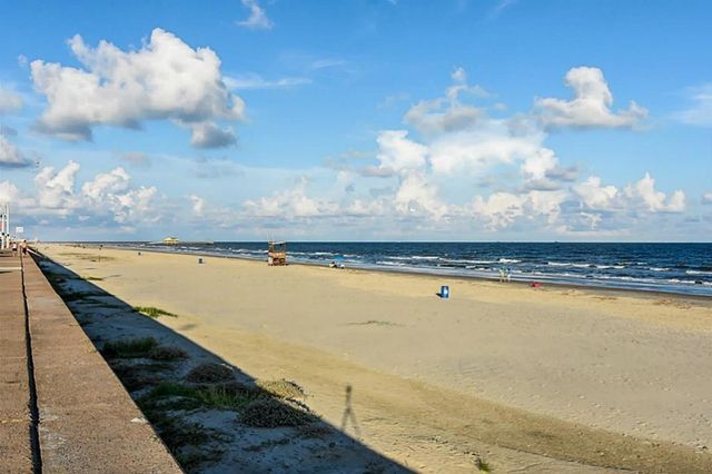 7000 Seawall Boulevard 622, Galveston, TX 77551