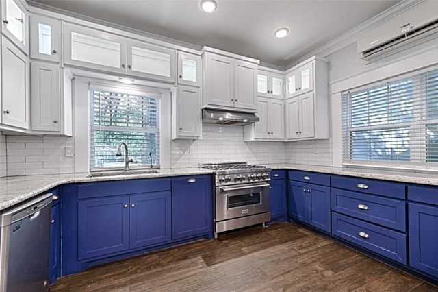309 W Walnut Street, Whitewright, TX 75491