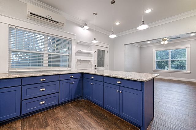 309 W Walnut Street, Whitewright, TX 75491