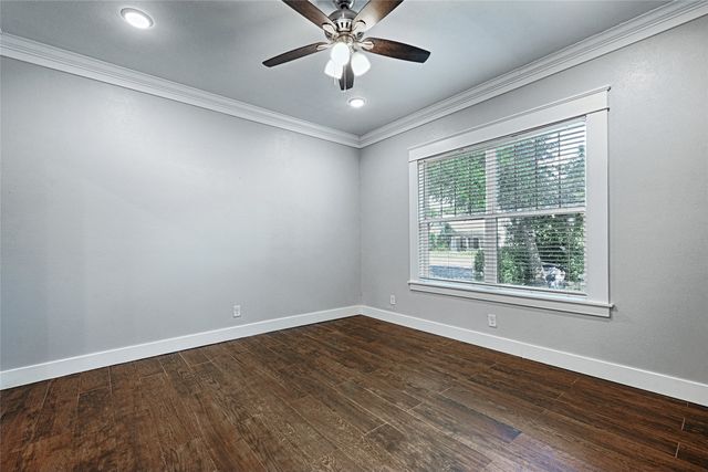 309 W Walnut Street, Whitewright, TX 75491