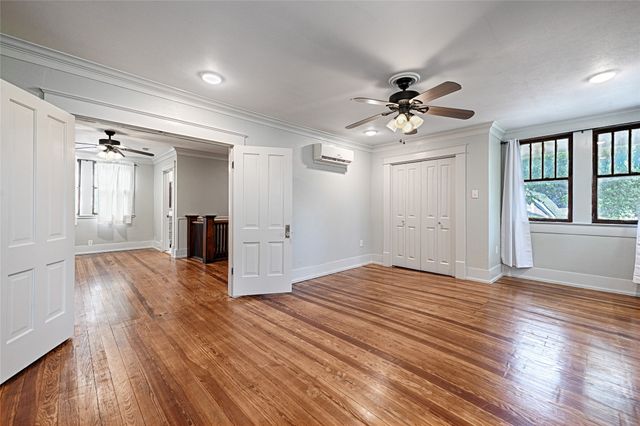 309 W Walnut Street, Whitewright, TX 75491