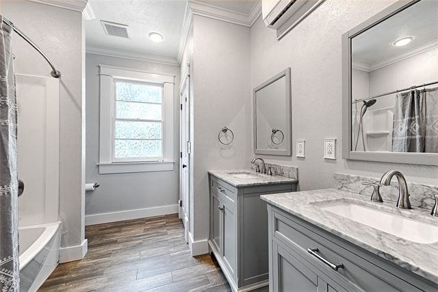 309 W Walnut Street, Whitewright, TX 75491