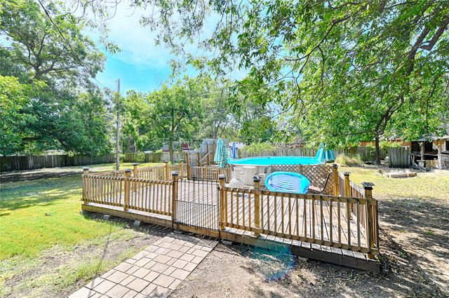 309 W Walnut Street, Whitewright, TX 75491