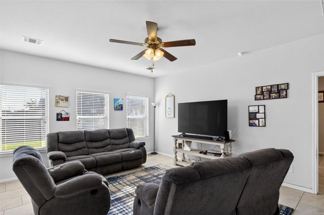 394 Lake Line Drive, Alvin, TX 77511