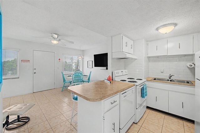 2110 GULF BOULEVARD 9, Indian Rocks Beach, FL 33785