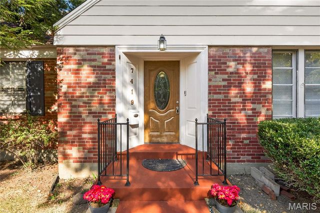 7419 Woodland Way, Pasadena Hills, MO 63121