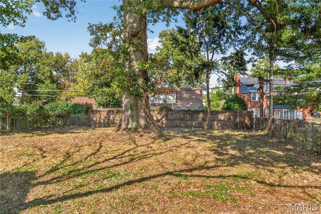 7419 Woodland Way, Pasadena Hills, MO 63121