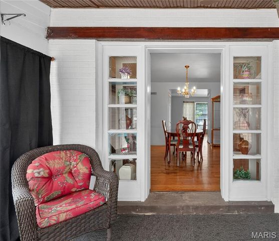 7419 Woodland Way, Pasadena Hills, MO 63121