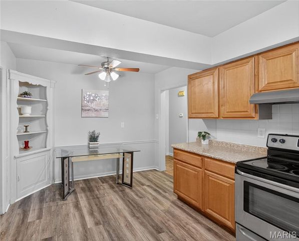 7419 Woodland Way, Pasadena Hills, MO 63121