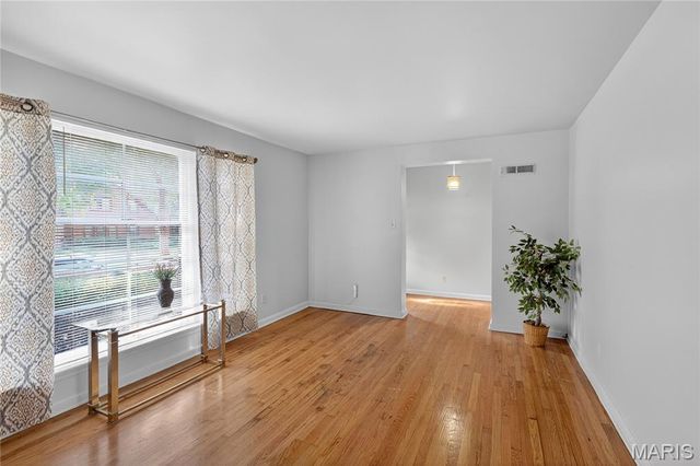 7419 Woodland Way, Pasadena Hills, MO 63121