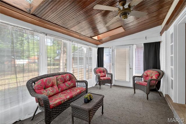 7419 Woodland Way, Pasadena Hills, MO 63121