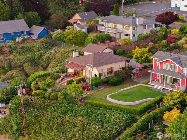 18897 4th Avenue NE, Poulsbo, WA 98370