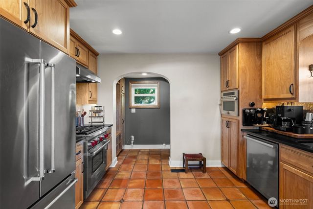 18897 4th Avenue NE, Poulsbo, WA 98370