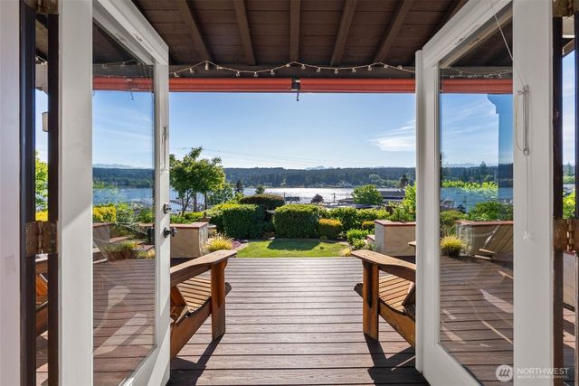 18897 4th Avenue NE, Poulsbo, WA 98370