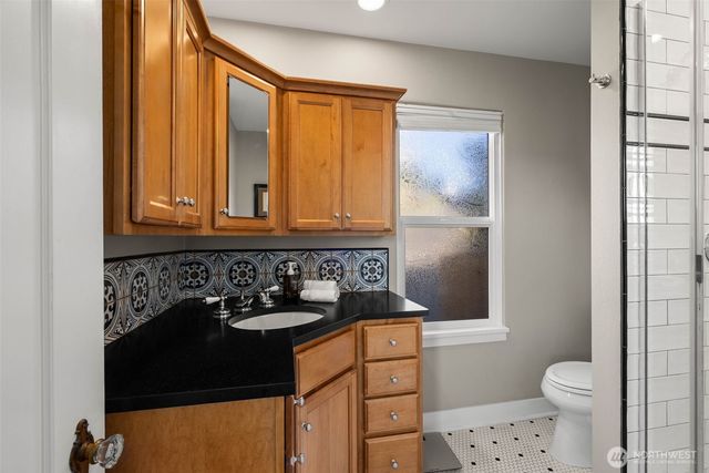 18897 4th Avenue NE, Poulsbo, WA 98370