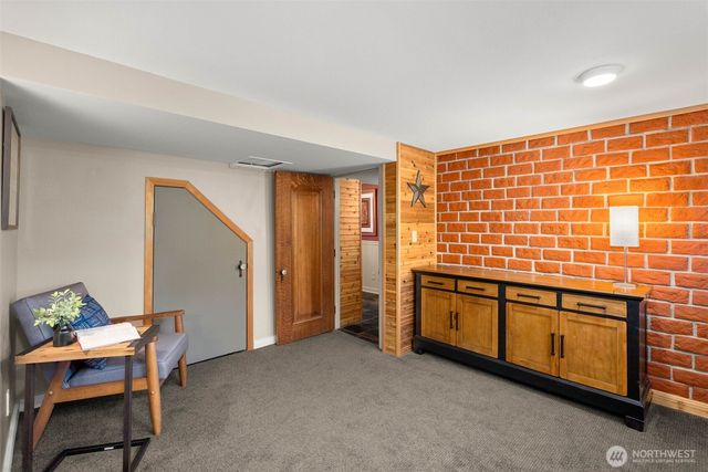 18897 4th Avenue NE, Poulsbo, WA 98370