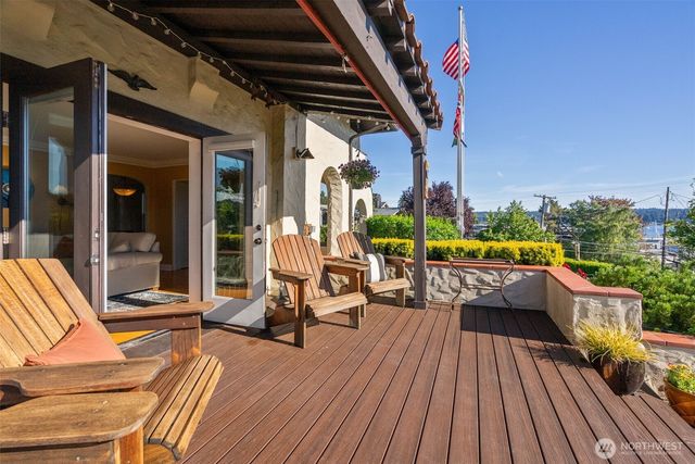 18897 4th Avenue NE, Poulsbo, WA 98370