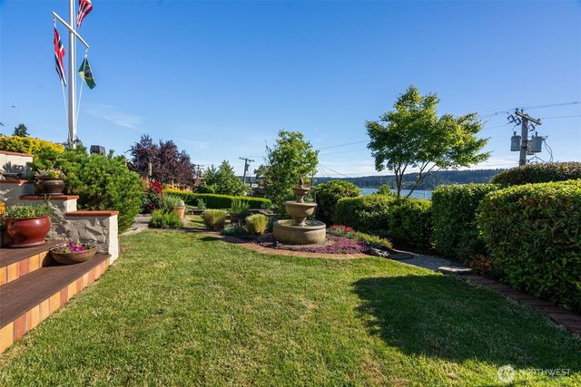 18897 4th Avenue NE, Poulsbo, WA 98370