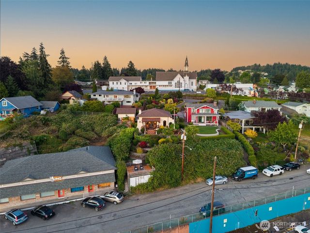 18897 4th Avenue NE, Poulsbo, WA 98370