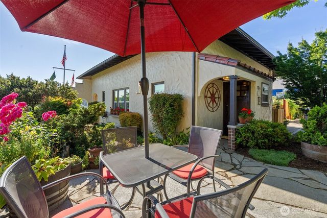 18897 4th Avenue NE, Poulsbo, WA 98370